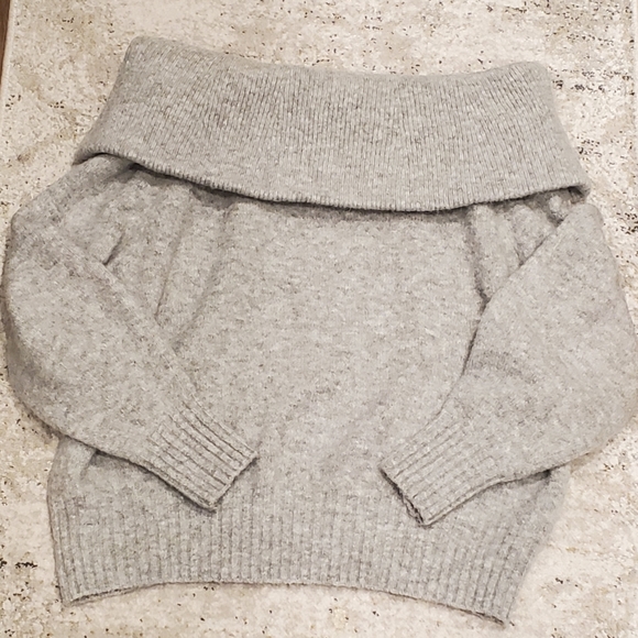 H&M Cozy Sweater - Picture 2 of 4